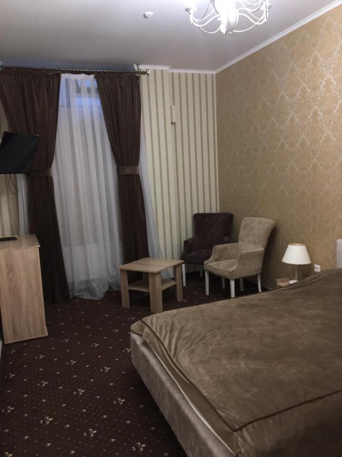 Central Magnat Cinema Chernivtsi Bagian luar foto
