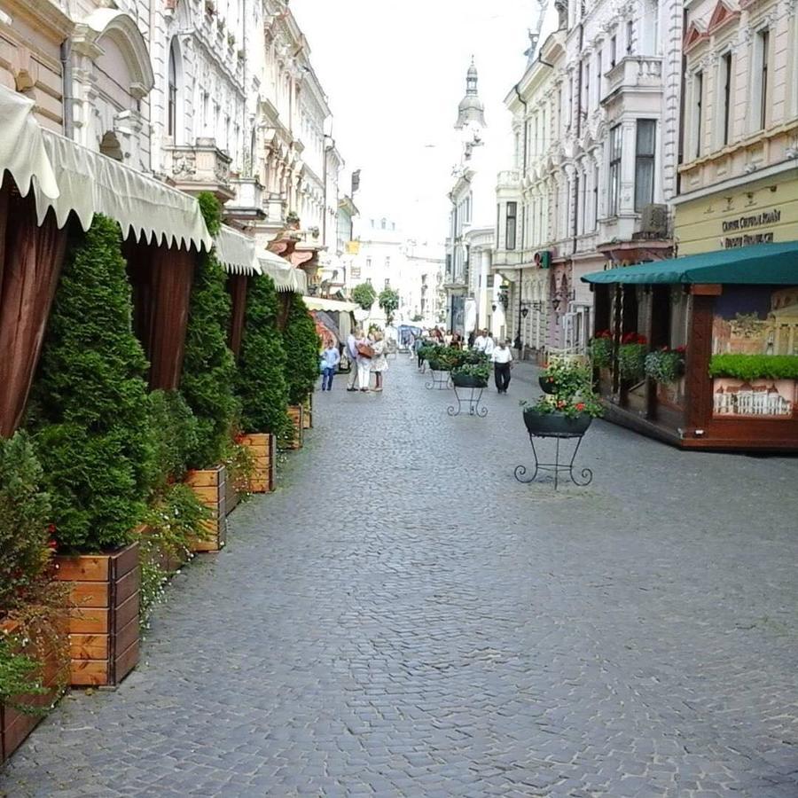 Central Magnat Cinema Chernivtsi Bagian luar foto
